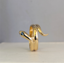 Load image into Gallery viewer, Serious serpent ring with parti sapphire 14k yellow gold