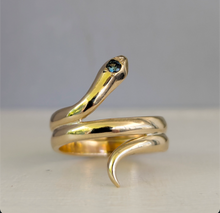 Load image into Gallery viewer, Serious serpent ring with parti sapphire 14k yellow gold