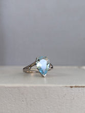Load image into Gallery viewer, Aquamarine droplet 💧 9ct white gold ring