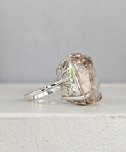 Load image into Gallery viewer, Pale champagne topaz filigree in sterling silver