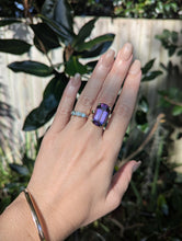 Load image into Gallery viewer, Vivid Amethyst ring c1967 UK 9ct yellow gold