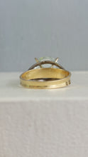 Load image into Gallery viewer, Vintage sky blue topaz 18ct gold ring