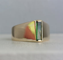 Load image into Gallery viewer, Tourmaline c1970s 9ct yellow gold ring