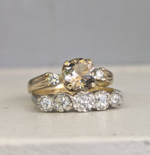 Load image into Gallery viewer, Vintage zircon trilogy in 9ct yellow gold