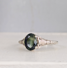 Load image into Gallery viewer, Vintage Parti sapphire in silver filigree ring