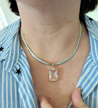 Load image into Gallery viewer, Vintage rose quartz gold pendant 9ct