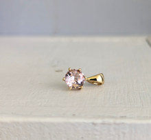 Load image into Gallery viewer, Rose Pink Harts Ranges Zircon 9ct yellow gold vintage setting