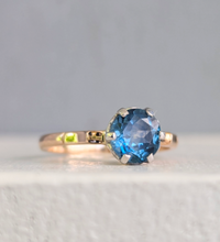 Load image into Gallery viewer, Bright blue Montana sapphire in c1930s ornate 9ct Australian ring.