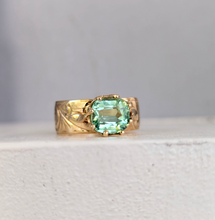 Load image into Gallery viewer, Vintage green tourmaline in wide acanthus engraved band 9ct