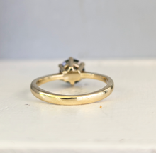 Load image into Gallery viewer, Vintage Parti sapphire solitaire ring in 9ct yellow gold