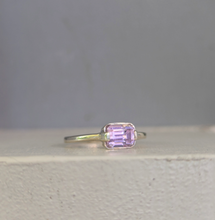Load image into Gallery viewer, Lilac kunzite ring in sterling silver