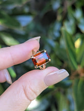 Load image into Gallery viewer, Vivid natural zircon in 9ct yellow gold vintage ring