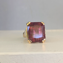 Load image into Gallery viewer, Mulberry Tourmaline in heavy vintage 9ct yellow gold