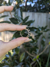 Load image into Gallery viewer, Incredible Vintage Australian Parti Sapphire ring 14ct yellow gold