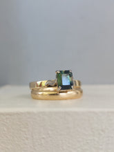 Load image into Gallery viewer, Australian Parti Sapphire 9ct gold ring