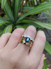 Load image into Gallery viewer, Australian Parti Sapphire 9ct gold ring