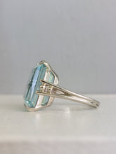 Load image into Gallery viewer, Majestic natural aquamarine ring c1950s