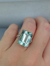 Load image into Gallery viewer, Majestic natural aquamarine ring c1950s