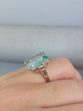Load image into Gallery viewer, Majestic natural aquamarine ring c1950s