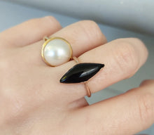 Load image into Gallery viewer, Antique Black Onyx Navette ring 9ct gold
