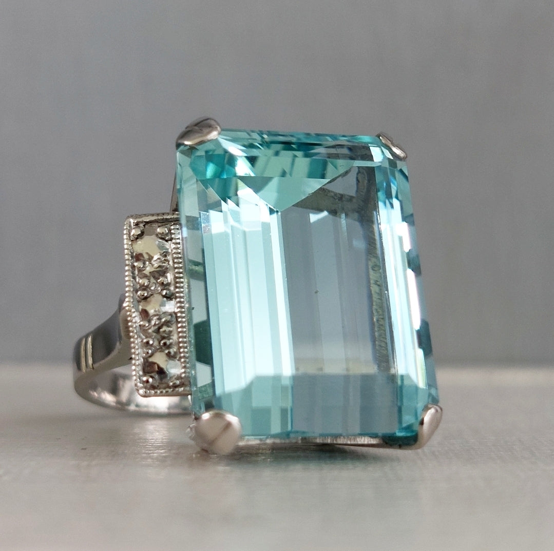 Aquamarine vintage ring store