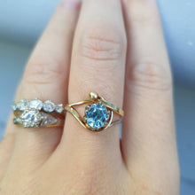 Load image into Gallery viewer, Unique Blue spinel 9ct yellow gold ring