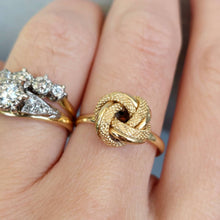Load image into Gallery viewer, Vintage 18ct yellow gold knot ring or lovers knot