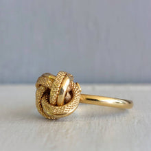 Load image into Gallery viewer, Vintage 18ct yellow gold knot ring or lovers knot