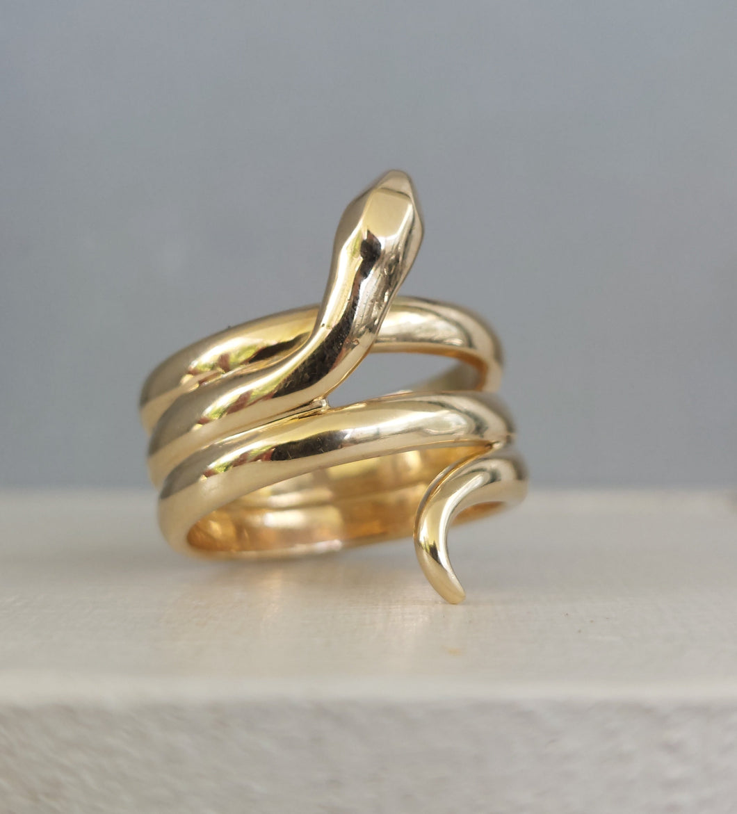 Sssseriously stunning statement serpent ring 14ct yellow gold