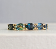 Load image into Gallery viewer, Australian harlequin parti sapphire band 9ct vintage yellow gold setting.
