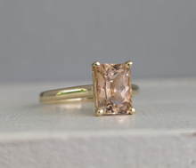 Load image into Gallery viewer, Vintage peach topaz in 9ct yellow gold ring
