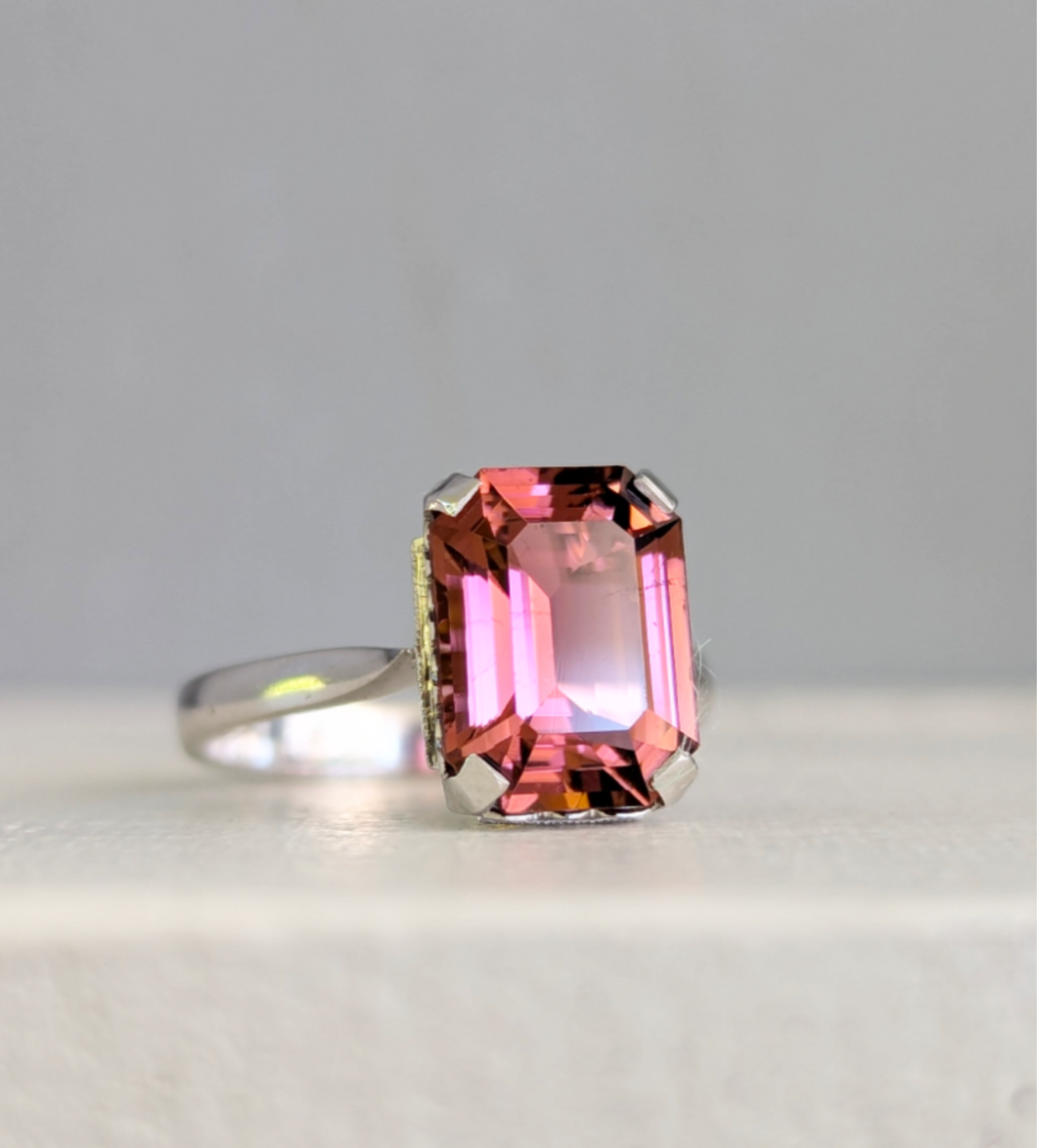 Vibrant vintage Italian Pink tourmaline 18ct white gold.