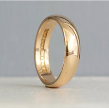 Load image into Gallery viewer, Heavy Antique Australian band 18ct yellow gold
