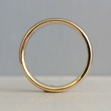 Load image into Gallery viewer, Heavy Antique Australian band 18ct yellow gold
