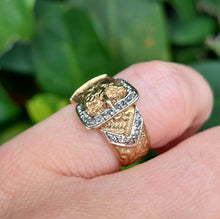 Load image into Gallery viewer, Vintage Engraved Diamond buckle ring 9ct
