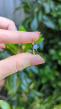 Load and play video in Gallery viewer, Vintage Parti sapphire solitaire ring in 9ct yellow gold
