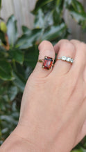 Load and play video in Gallery viewer, Vivid natural zircon in 9ct yellow gold vintage ring
