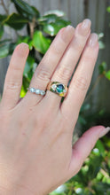 Load and play video in Gallery viewer, Glowing 2.05ct Australian parti sapphire &amp; diamond 9ct band c1980s
