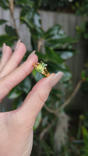 Load and play video in Gallery viewer, Huge 4.79ct Australian Parti sapphire in heavy 18ct yellow gold
