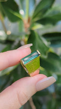 Load and play video in Gallery viewer, Vintage 1970s Brutalist tourmaline ring 9ct yellow gold
