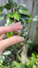 Load and play video in Gallery viewer, Chocolate cognac zircon in vintage 9ct yellow gold
