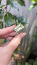 Load and play video in Gallery viewer, Vintage Lemon lime citrine cocktail ring white gold 9ct
