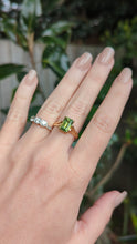 Load and play video in Gallery viewer, Huge 4.79ct Australian Parti sapphire in heavy 18ct yellow gold
