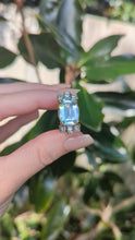 Load and play video in Gallery viewer, Fabulous 1940s aquamarine tank cocktail ring in 14ct Yellow, white &amp; rose gold.
