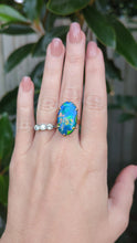 Load and play video in Gallery viewer, Impressive vintage opal triplet in 9ct
