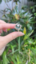 Load and play video in Gallery viewer, Green spinel flower wirework ring mid century silver
