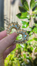 Load and play video in Gallery viewer, Vintage Unoaerre Italian Geometric hoops 9ct yellow gold.
