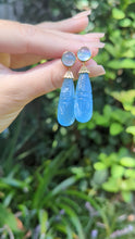 Load and play video in Gallery viewer, Opulent vintage hand carved Aquamarine drop earrings 10ct gold
