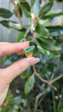 Load and play video in Gallery viewer, Vintage 1970s Brutalist tourmaline ring 9ct yellow gold
