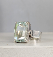 Load image into Gallery viewer, Pale blue 8ct aquamarine in chunky vintage silver
